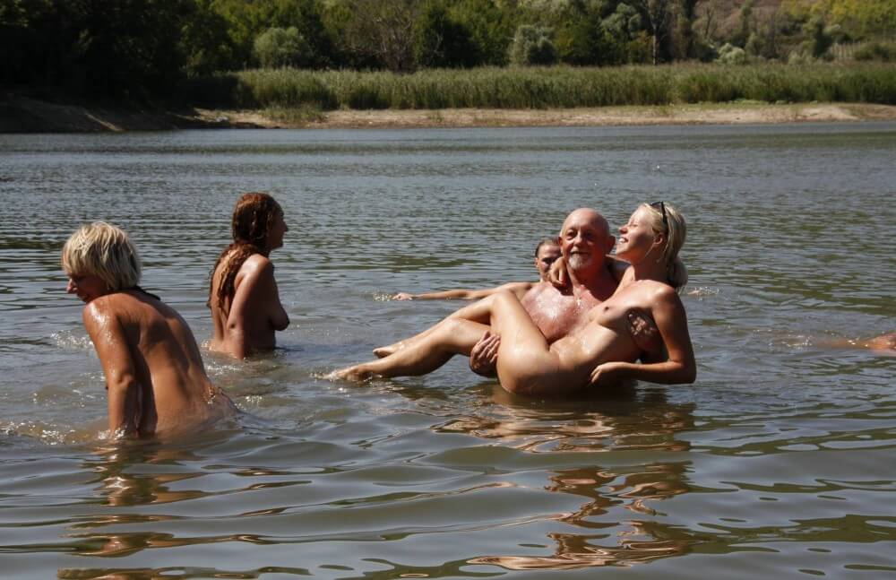 Naturist Family Event # 25 - Wearing less clothing is fashionable