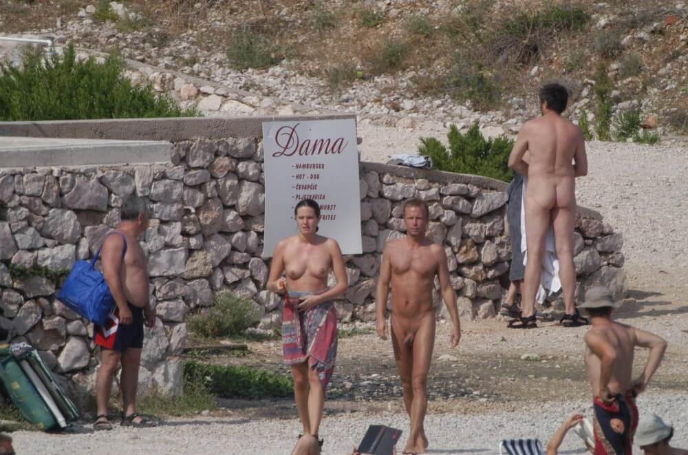 Baska Rock-Wall Path pics - Nudism helps people accept themselves