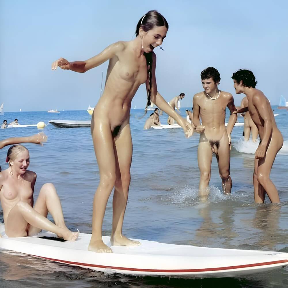 Retro naturism beautiful photos - Naturists love movement and activity