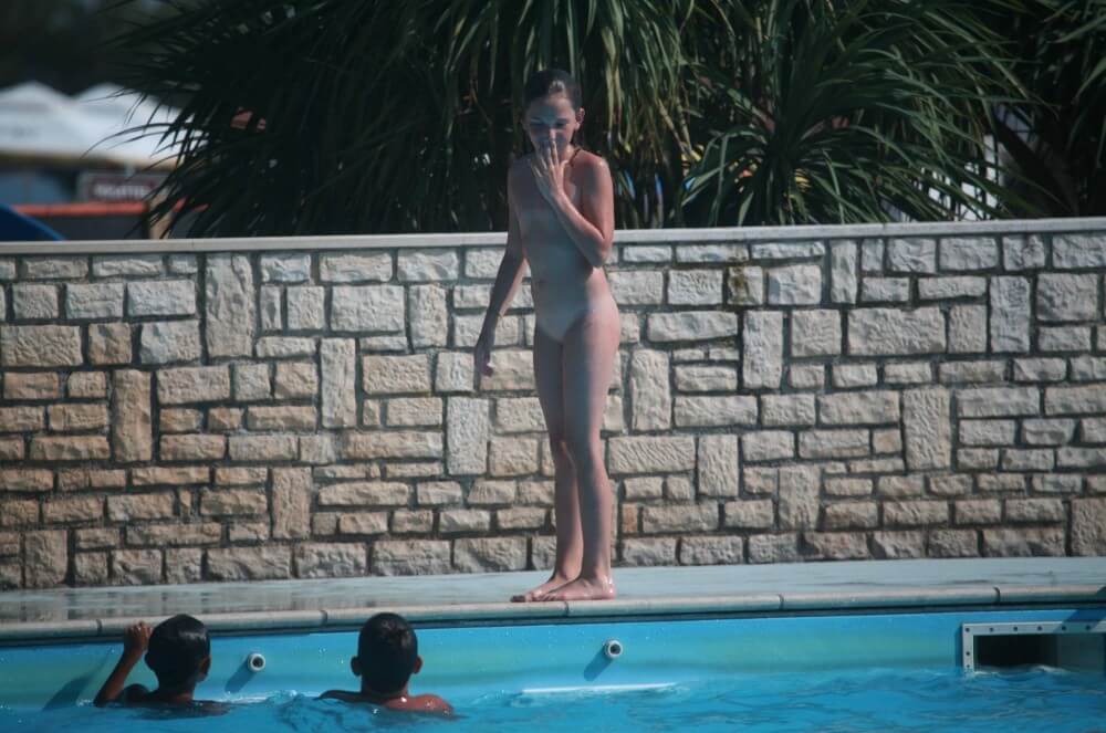 Naturist Pool-Side Singles photos - Naturism enthusiasts around the world