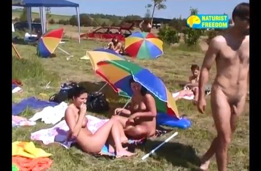 Naturist Freedom  Bathing and Gravel Pit - Naturists live freely and naturally