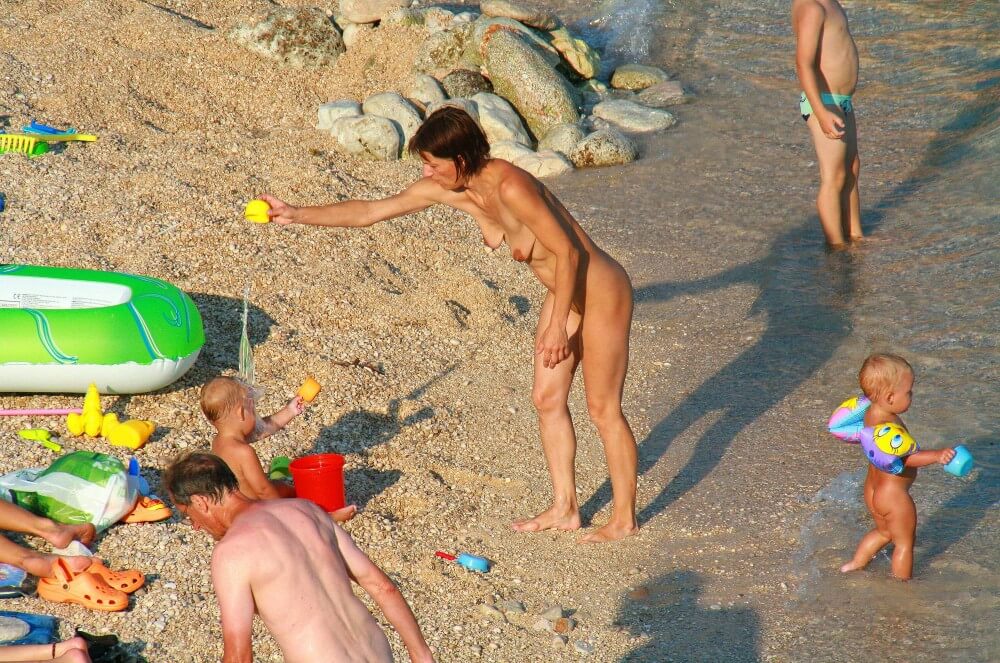 Ula Naturists Beach photo gallery - Joy and pleasure are an integral part of the nudist and naturist experience