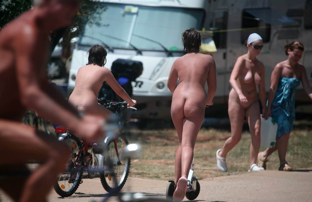 Park Misc Walks pics - Naturism teaches respect for the beauty of the body and its natural forms