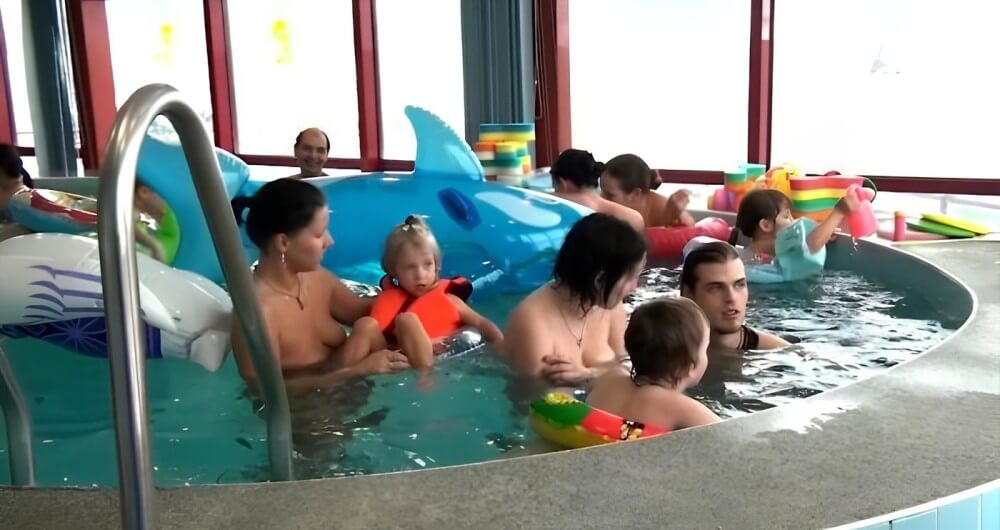 Indoor Swim Exercise - Connoisseurs of naturism choose nature