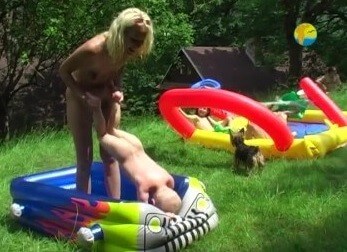 Naturist Freedom: Not only Skipping Ropes - The idea of being naked is good