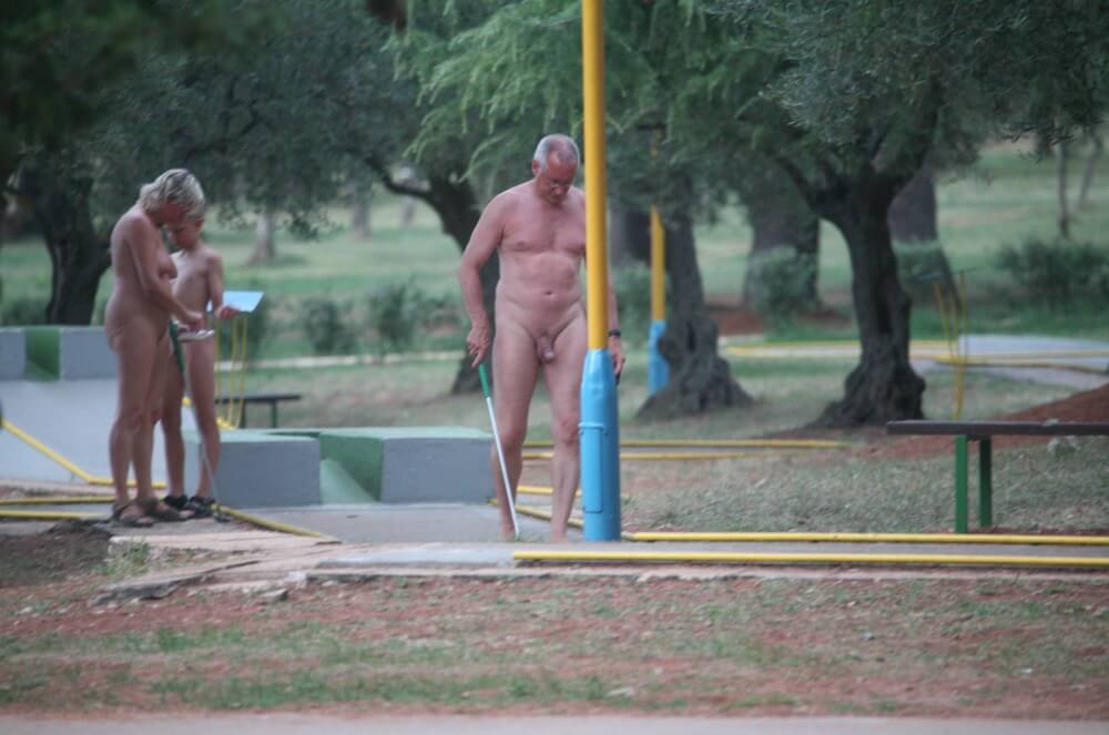 Mini-Golf Nude Participants pics - The practice of nudism helps us shed imposed stereotypes and insecurities