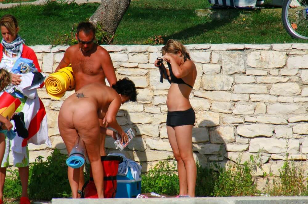 Ula FKK Sisters Day photo gallery - There are festivals centered around the theme of nudity, such as Nudist Day