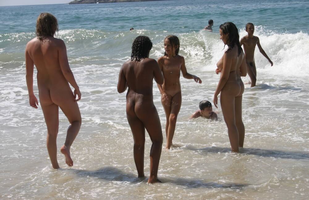 Brazils Water Refreshing pics - Nudism promotes respect for the environment