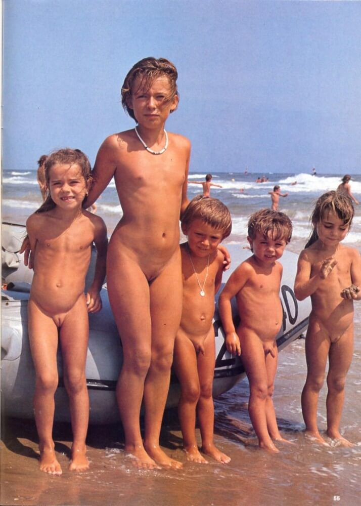 Jung und Frei Nr 2 - Happiness is achieved by embracing naturism and nudism in ones life