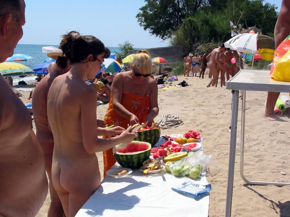 Bulgarian Nude Day Preps pics - The Philosophy of Body Freedom