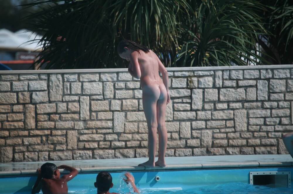 Naturist Pool-Side Singles pics - Nudity promotes a better understanding of oneself and ones feelings