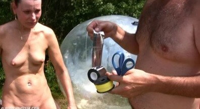 Daytime family picnic # 1 - This practice of going nude was embraced by the highest ranks of the aristocracy