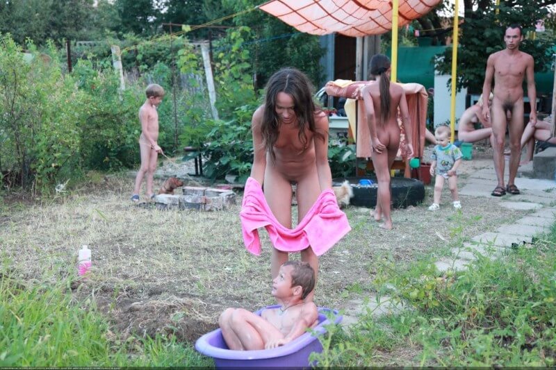 Green barrel of fun-grassy fields of gold photos - Nudists appreciate and love nature