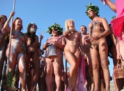 Nudism Beach Day photos - Naturists respect each other and those around them