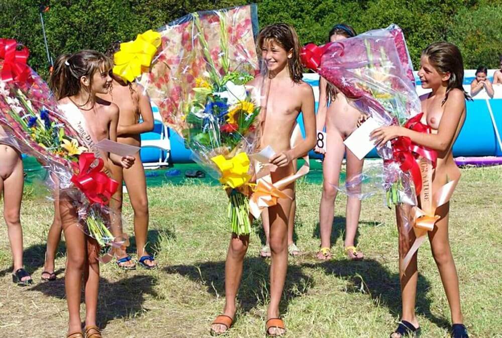 Nudism photo gallery # 2 - Nudity helps to overcome insecurities and boost self-esteem