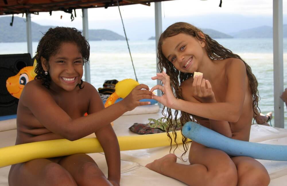 Brazilian Boating Girlfriend pics - Nudism contributes to the strengthening of psychological health