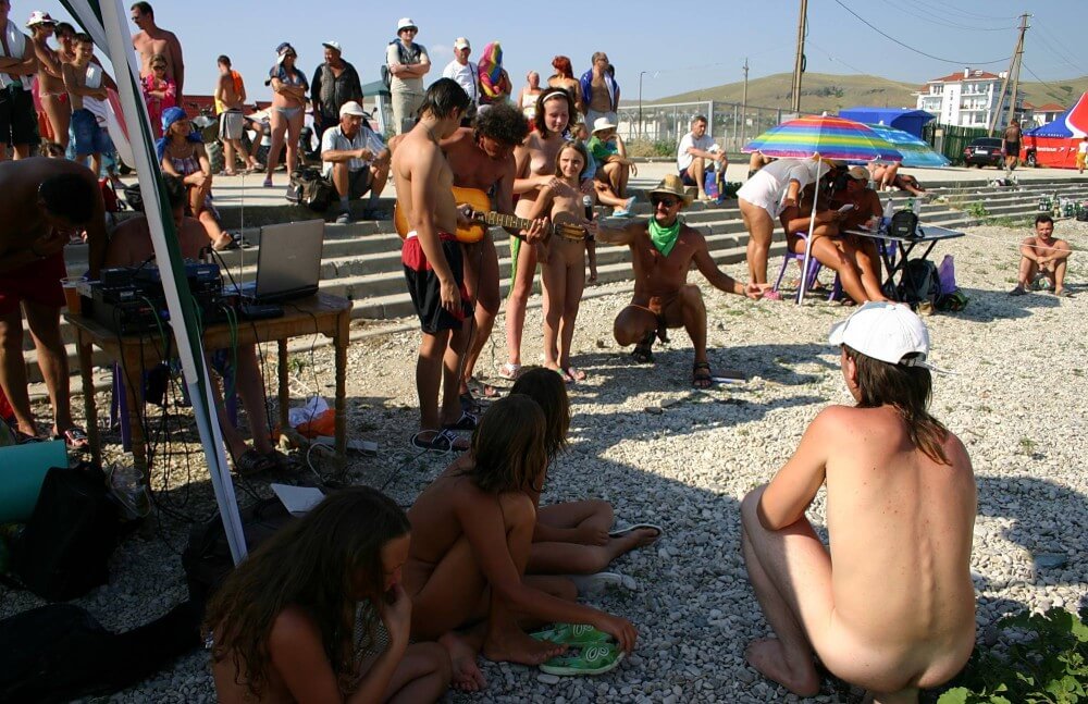 Nude Party By The Steps pics - Travel and tours incorporating elements of the naturist lifestyle