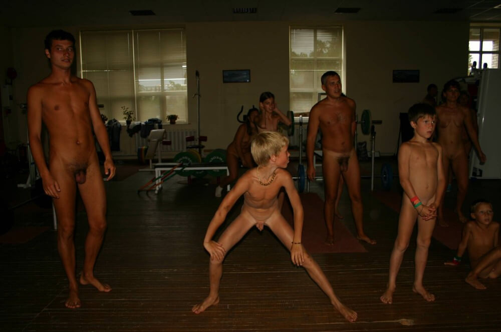 Family Gym Nudist Stretch pics - Nudity helps overcome insecurities and fears
