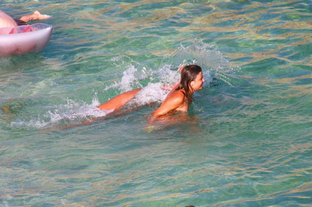 Ula FKK Teen Shore Run pics - Being naked helps one feel a sense of freedom