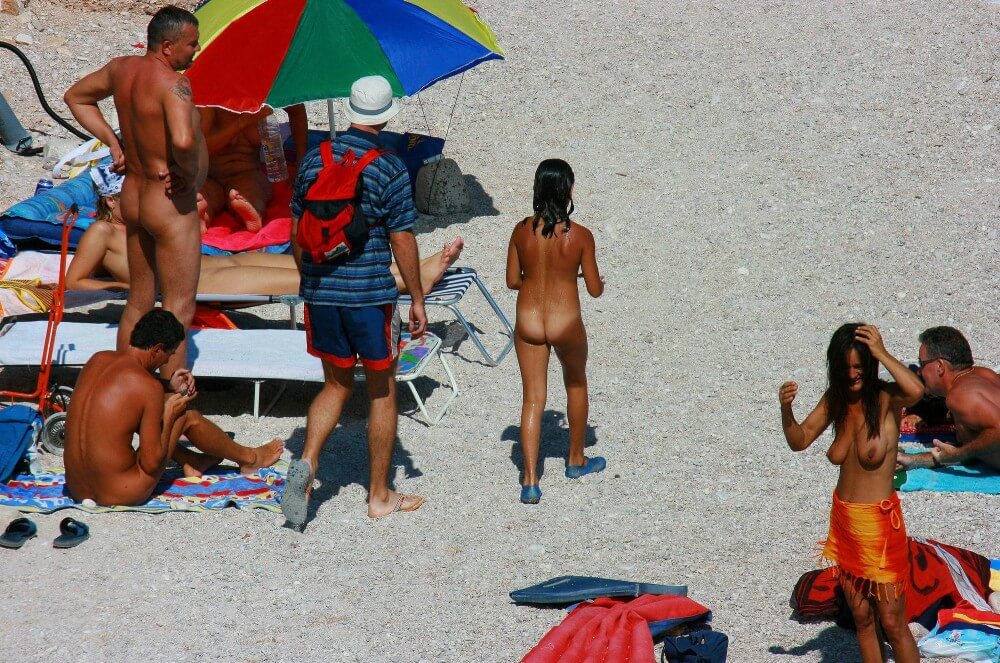 Uka FKK Beach Parenting Nudist beach pics - Love for oneself and the environment are important values in naturism and nudism