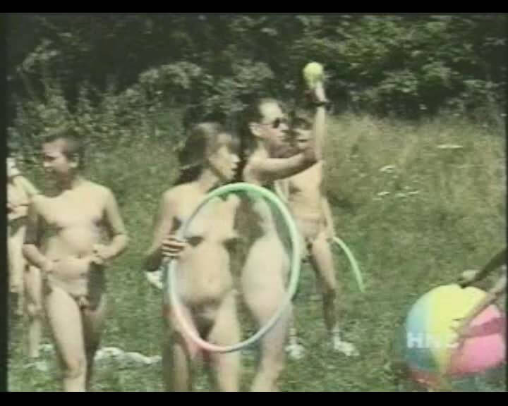 Helios Natura: Nudi Youth Weekend - Nudity fosters trust and mutual understanding among people