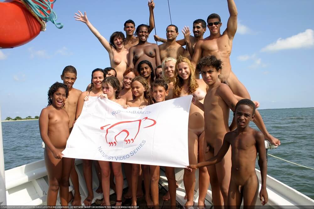 Naturism photo gallery # 59 - Simplicity is the key to nudism
